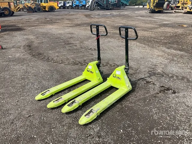 Quantity of (2) 2025 Pramac Lifter 2500 kg Pallet Jack
