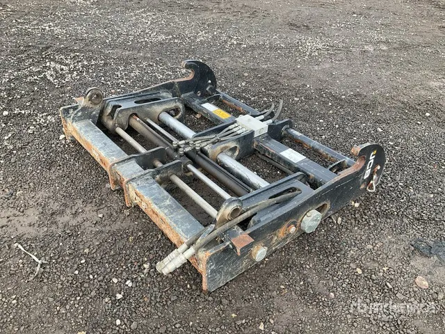 2023 JCB Q-FIT 1200 mm Fork Positioner