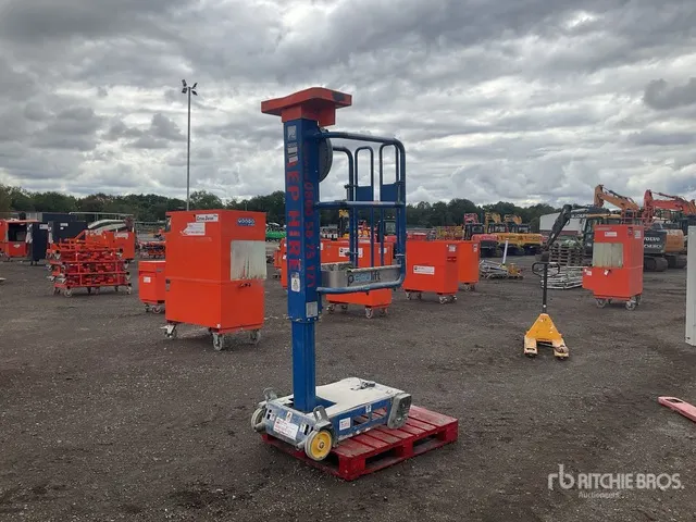 2013 Power Tower Peco Lift Vertical Mast Lift