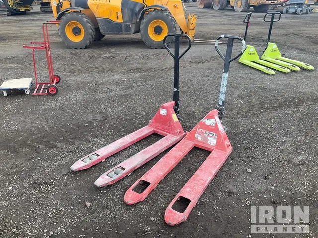 Quantity of (2) 2500 kg Pallet Jack