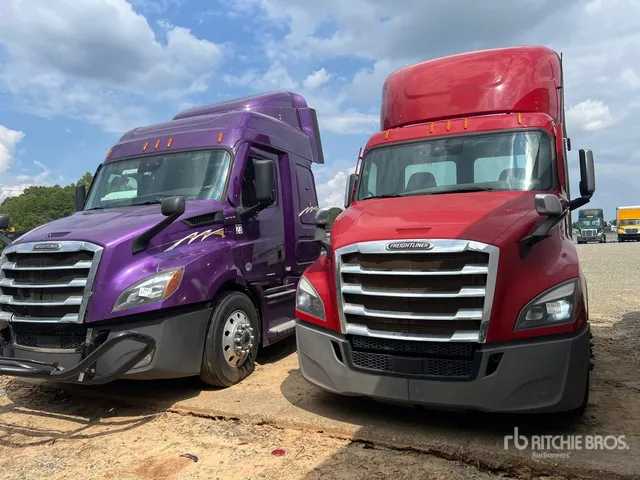 2022 Freightliner Cascadia 126 6x4 T/A Day Cab Truck Tractor