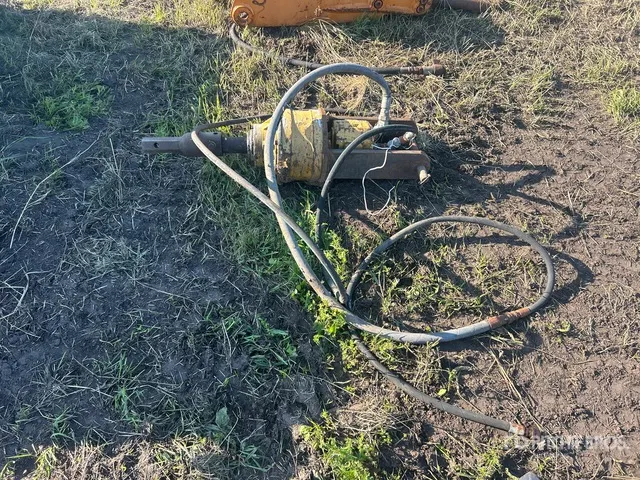 Hydraulic Excavator Attachment Rotary Actuator w/ Hoses