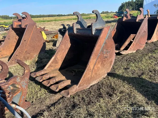 CWS 42 in 5-tooth Heavy Duty Digging Bucket Excavator Bucket