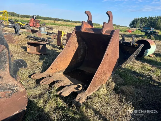 42 in Digging Excavator Bucket