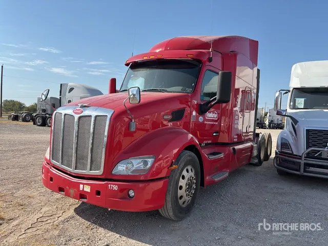 2015 Peterbilt 579 6x4 T/A Sleeper Truck Tractor