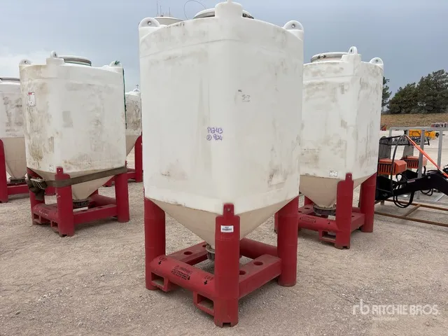 Snyder Flowmaster Plastic Hopper