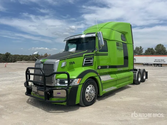 2020 Western Star 5700 6x4 T/A Sleeper Truck Tractor