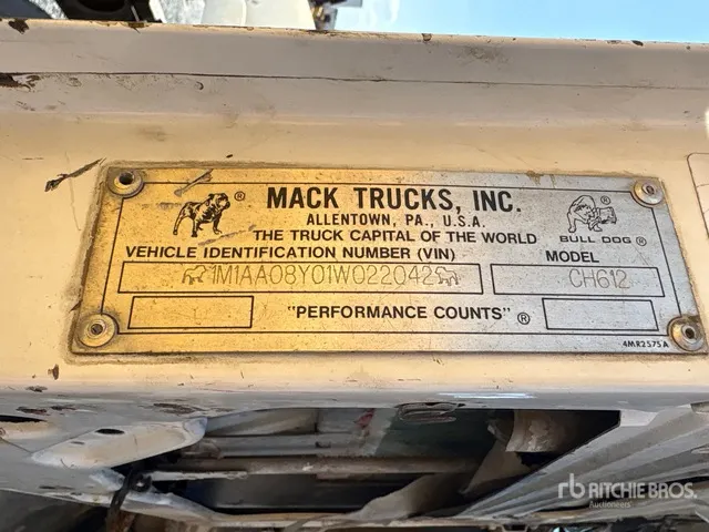 2001 Mack CH613 6x4 Roll-Off Truck (Inoperable)