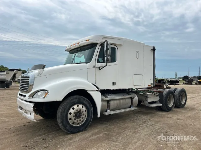 2003 Freightliner Columbia 120 6x4 T/A Sleeper Truck Tractor