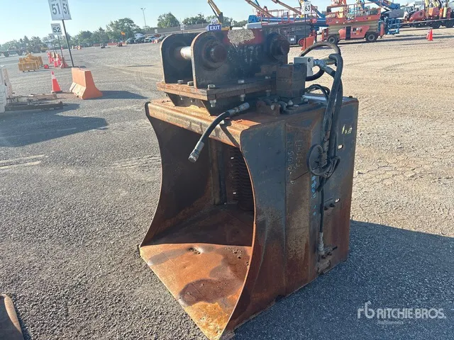 REMU EX140 45 in Excavator Screening Bucket