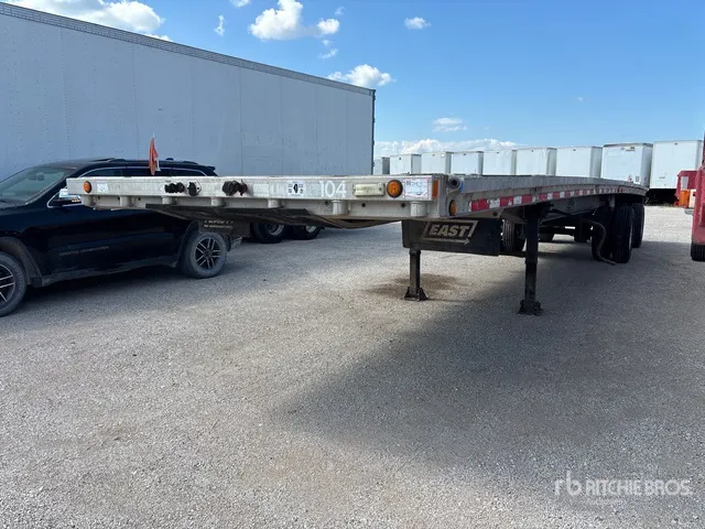 2009 East 48 ft T/A Spread Axle Flatbed Trailer
