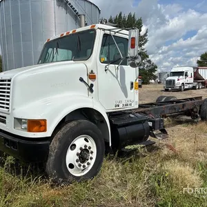 International 8100 4x2 Cab and Chassis