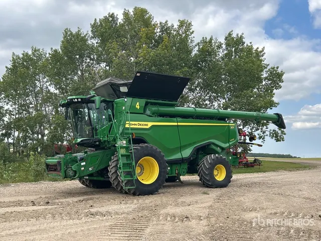 2022 John Deere X9 1000 4x4 Combine Harvester