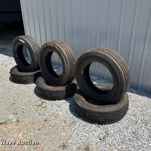 (6) Continental Conti Hybrid HS3 225/70R19.5 tires