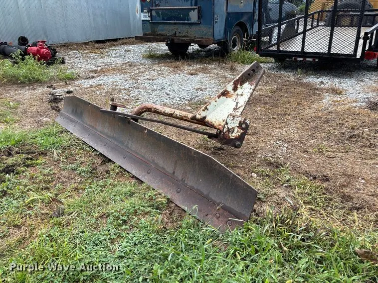 Three point blade