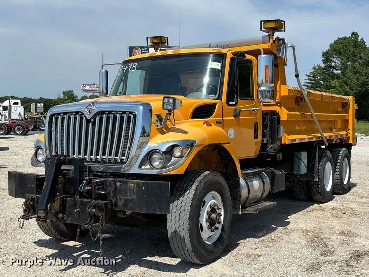 2011 International 7400 dump truck