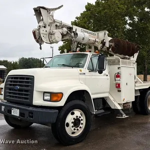 1997 Ford F800 digger derrick truck