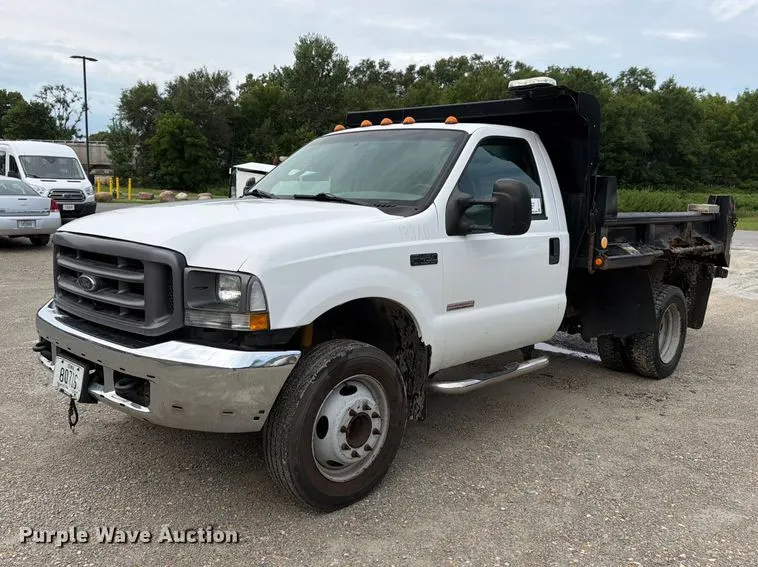 2003 Ford F450 Super Duty dump truck