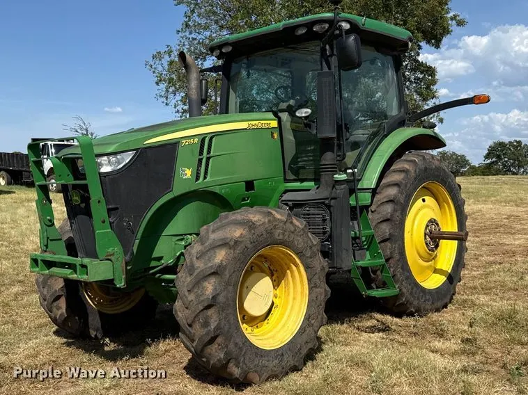 2011 John Deere 7215R MFWD tractor