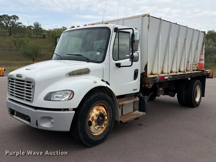 2011 Freightliner Business Class M2 dump truck