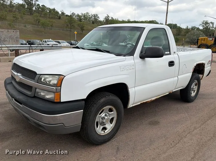 2003 Chevrolet Silverado 1500 pickup truck