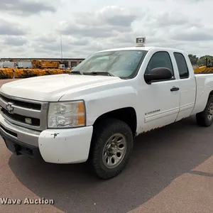 2011 Chevrolet Silverado 1500 Ext. Cab pickup truck