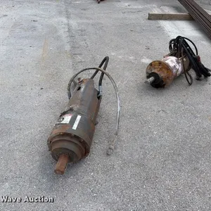 (2) hydraulic auger drivers