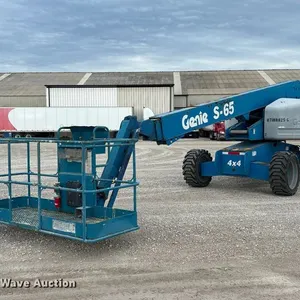 2007 Genie S-65 boom lift