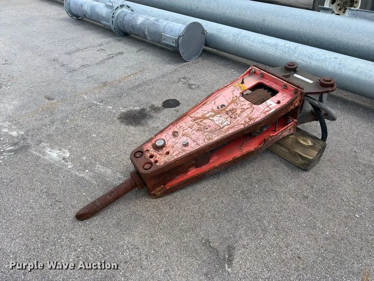Hydraulic breaker