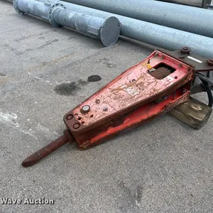 Hydraulic breaker