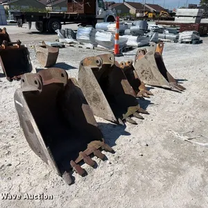 (4) excavator buckets