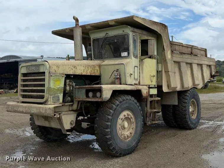 Euclid R22 haul truck