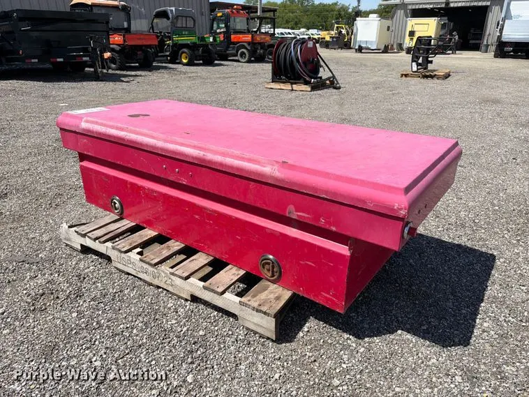 Knaack 116-3-02 pickup bed tool chest