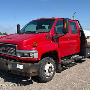 2004 GMC C4500 Crew Cab flatbed truck