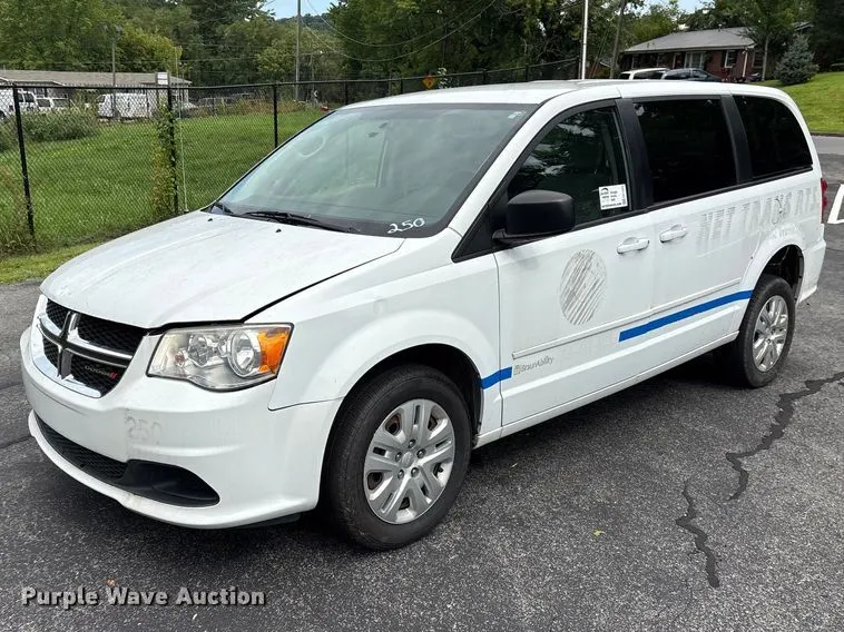 2017 Dodge Grand Caravan handicap accessible van
