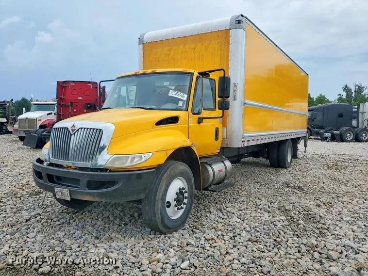 2019 International 4300 box truck