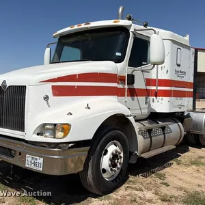 2002 International 9200i semi truck