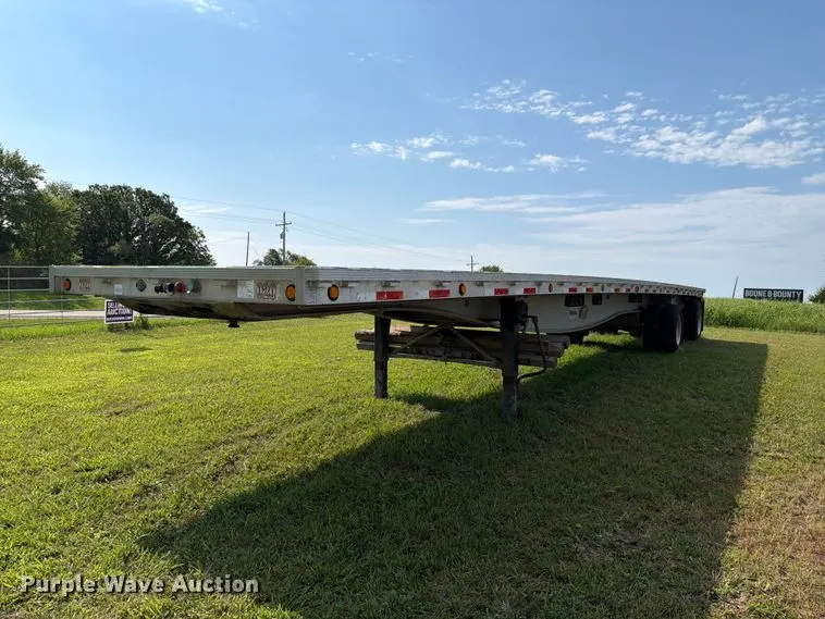2007 Reinke flatbed trailer