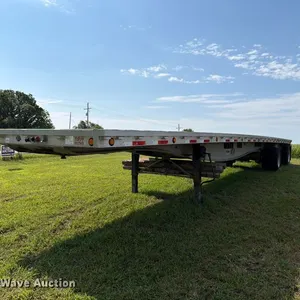 2007 Reinke flatbed trailer