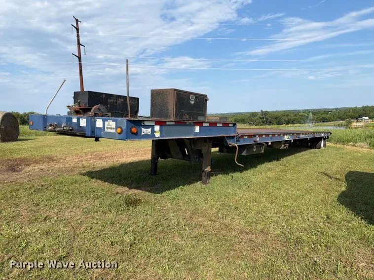 2011 Landoll flatbed trailer