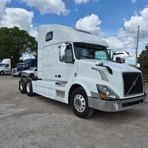 2018 Volvo VNL 760 T/A Sleeper Semi Truck