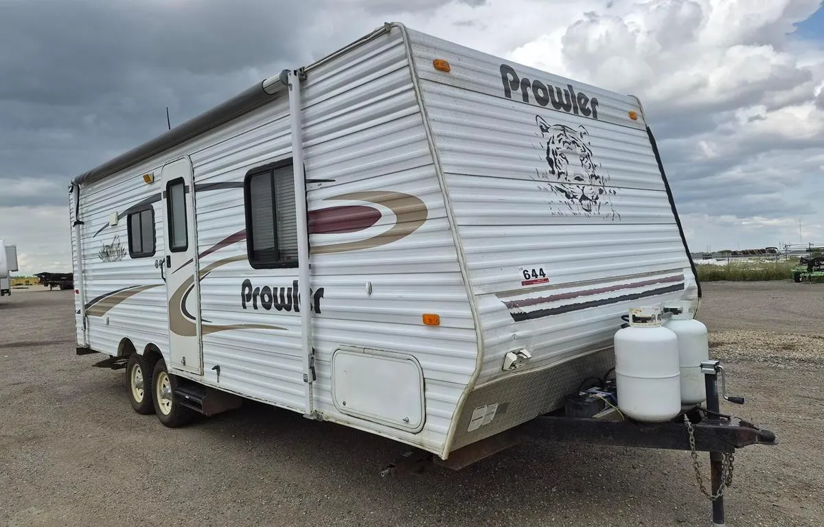 2005 Prowler 240BH T/A Travel Trailer
UNRESERVED