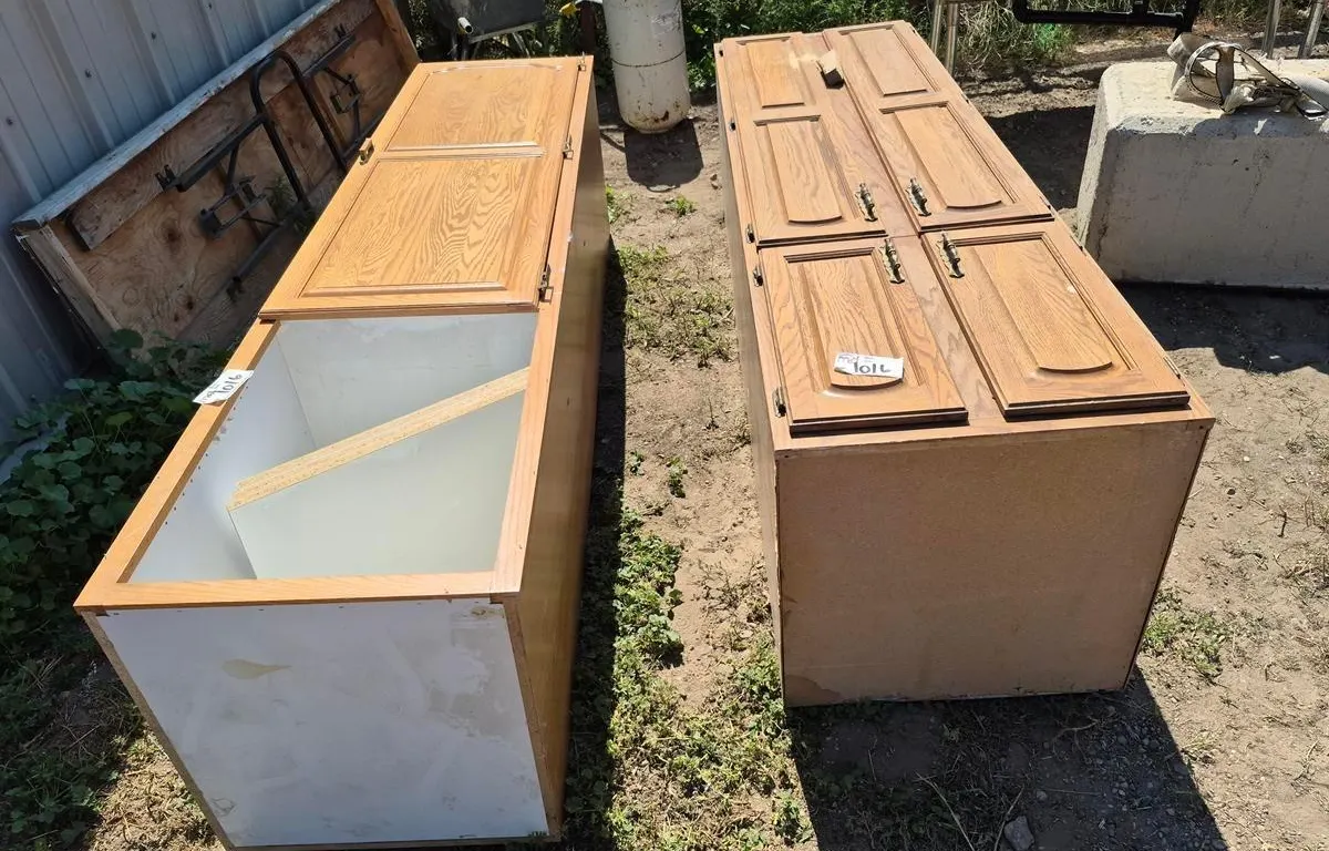 (2) Wood Storage Cabinets
UNRESERVED