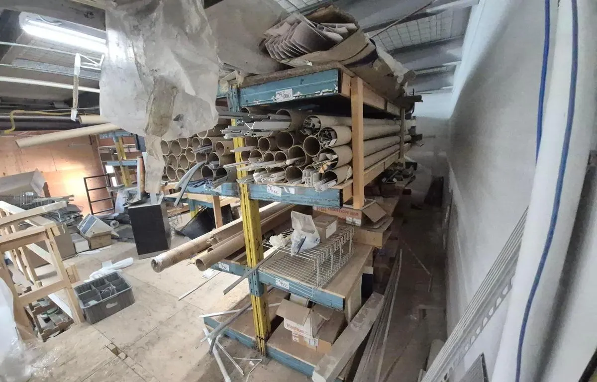 Commercial Shelving w/ Assorted Building Materials
UNRESERVED