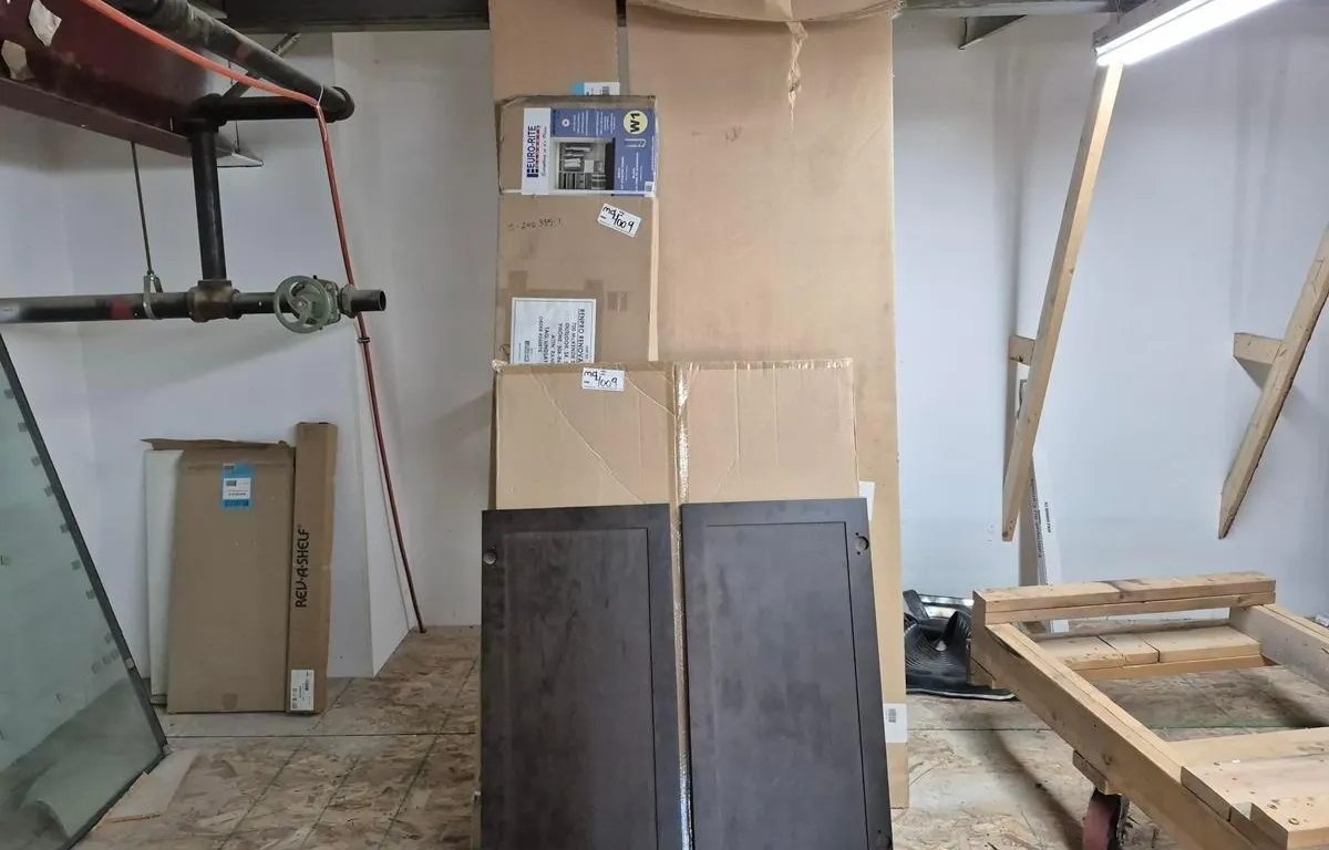Wooden Cabinet Doors, Panels and Shelving
UNRESERVED
