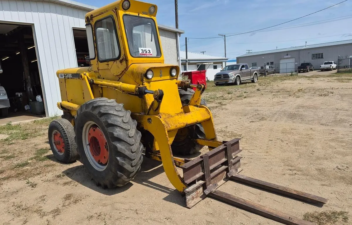 Case D-500LK Wheel Loader w/ Forks & Bucket
UNRESERVED