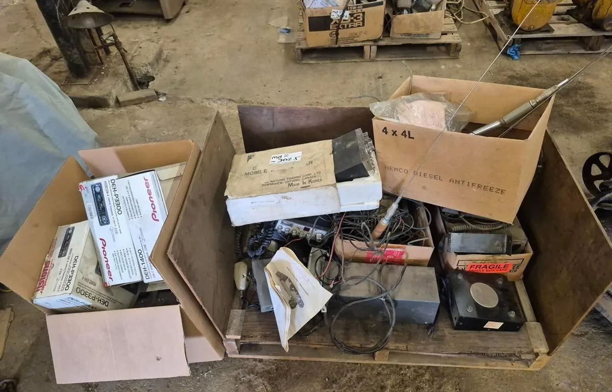 Assorted CB Radios and Car Stereos
UNRESERVED