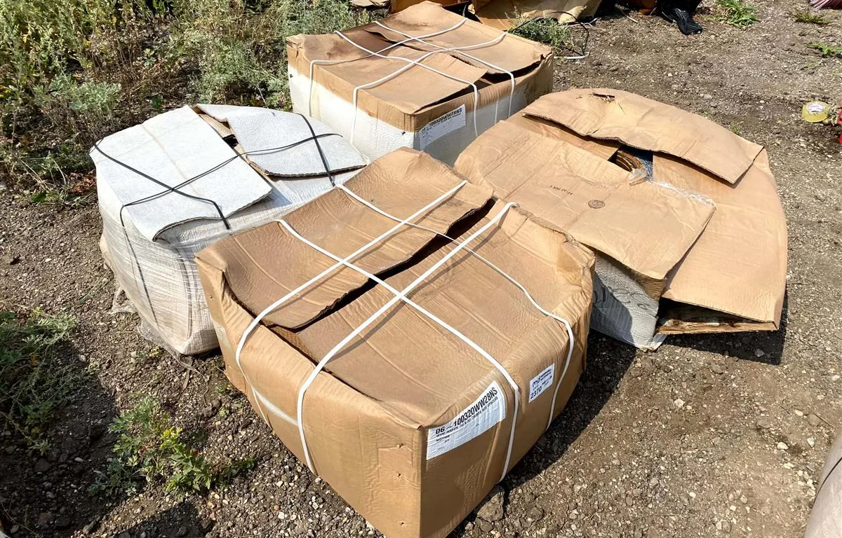10" x 32" Wire and Poly Wafer Sweeper Brushes
UNRESERVED