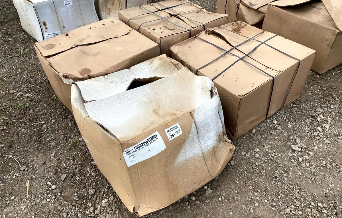 10" x 32" Wire and Poly Wafer Sweeper Brushes
UNRESERVED