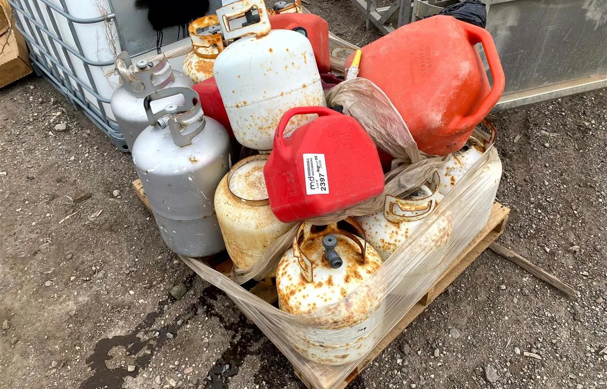 Assorted Propane Cylinders and Gasoline Cans
UNRESERVED